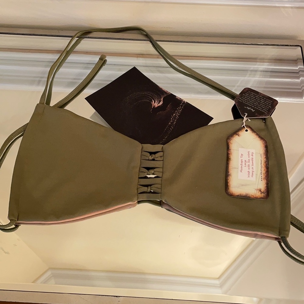 MIKA YOGAWEAR MOONSCAPE TOP